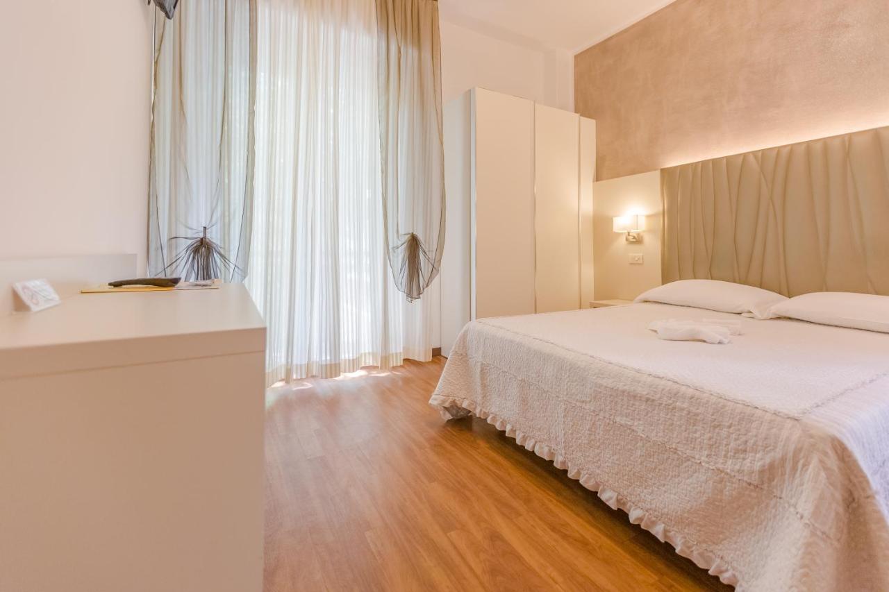 Hotel Bremen Rimini Exterior photo